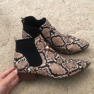 WOMENS SNAKESKIN BOOTIES